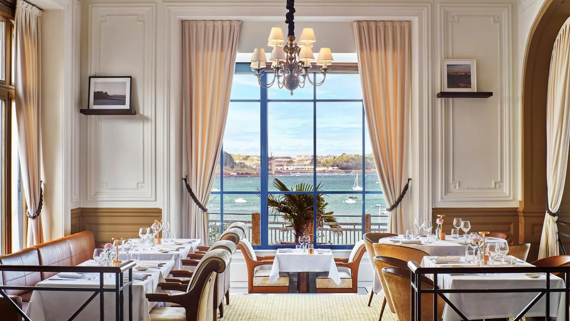 Hotel Barriere Le Grand Hotel Dinard 5*,
