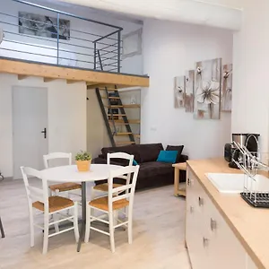Grand Studio Republique , LʼIsle-sur-la-Sorgue Frankrijk