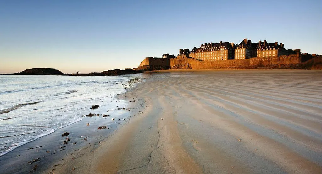Hotel Barriere Le Grand Hotel Dinard 5*,