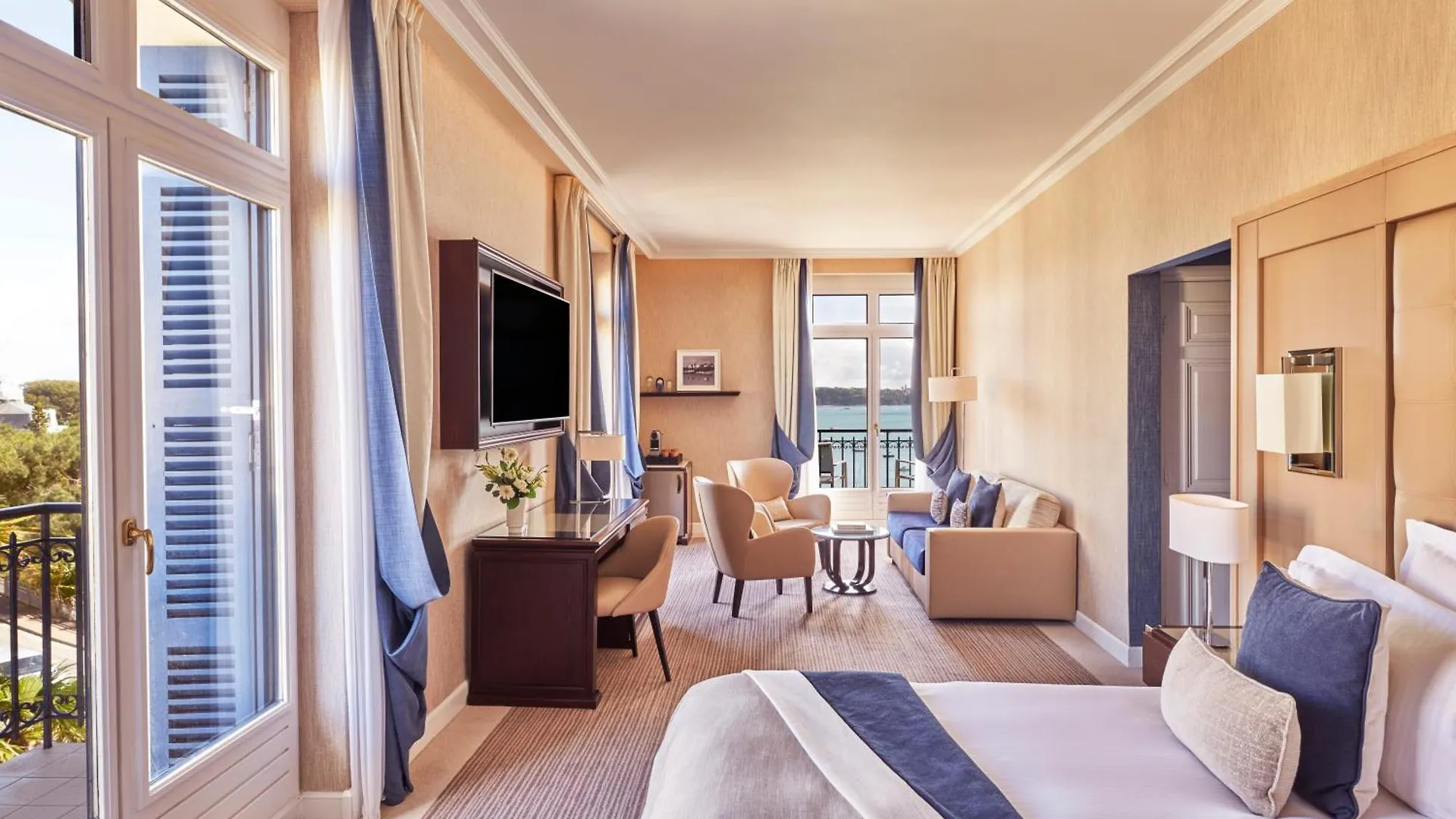 Hotel Barriere Le Grand Hotel Dinard 5*,